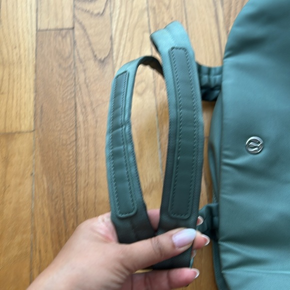 Lululemon City Essentials Bag 25L - Picture 12 of 14